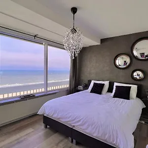 https://ocean-breezeapartment-wakeup-2-sound-of-the-waves.zandvoort-hotels.com
